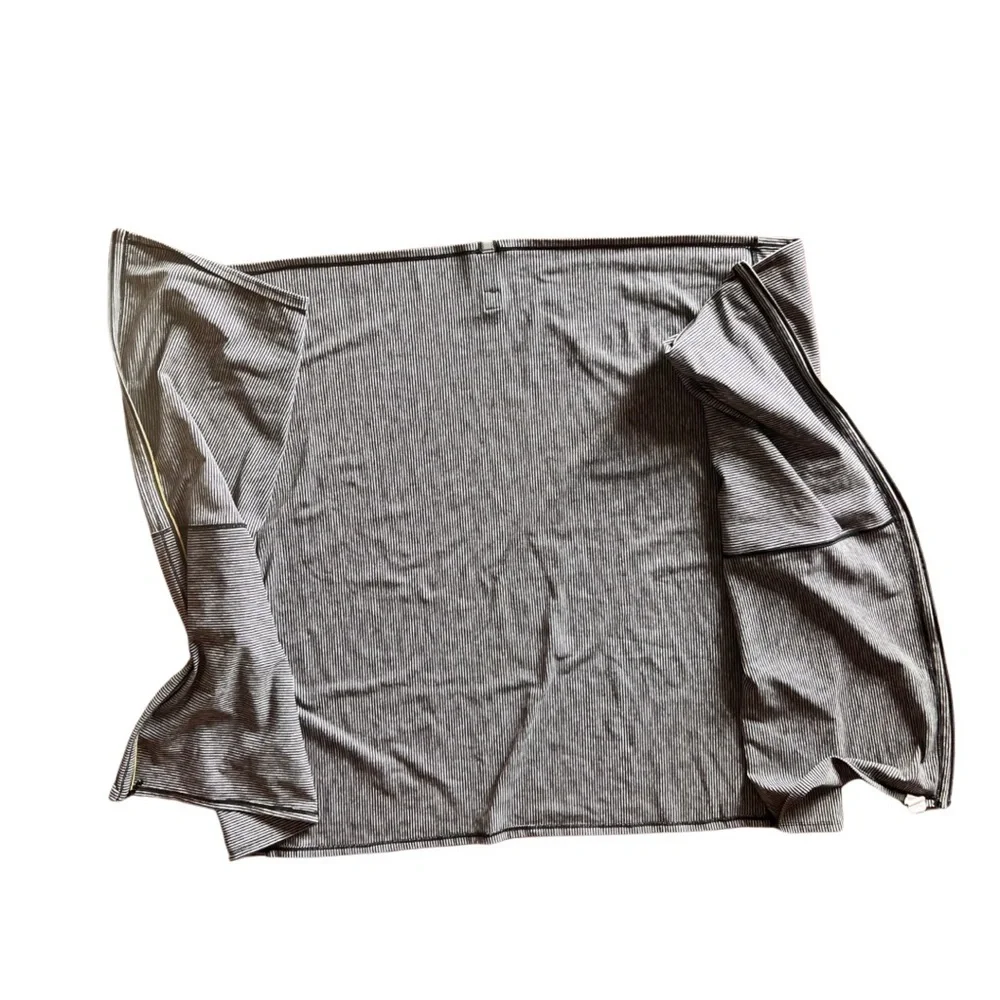 Lululemon Vinyasa Wrap Zip Neck Scarf black/gray/white with gold zipper